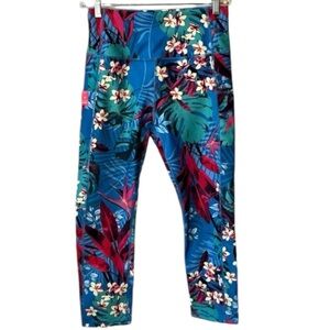 Marika Tropical Floral Crop Leggings Size M
